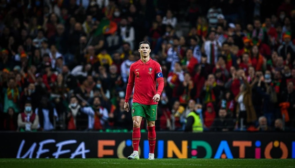 紧随其后的 紧随其后的